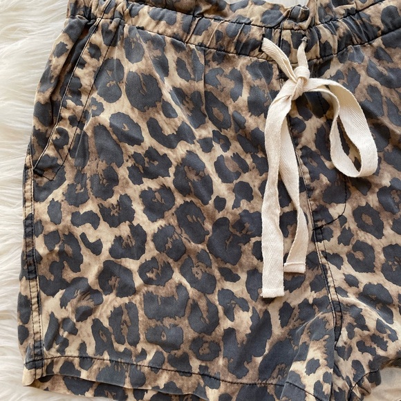 Leopard Print Drawstring Paper Bag Shorts M NWT - Picture 4 of 6